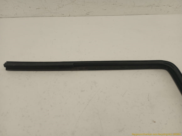 Hummer H3 Passenger Right Rear Door Vent Glass