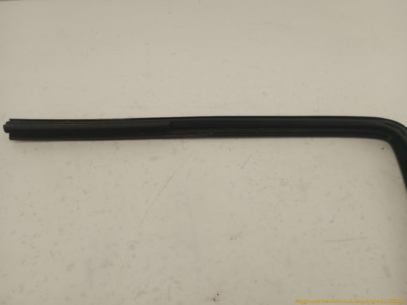 Hummer H3 Passenger Right Rear Door Vent Glass
