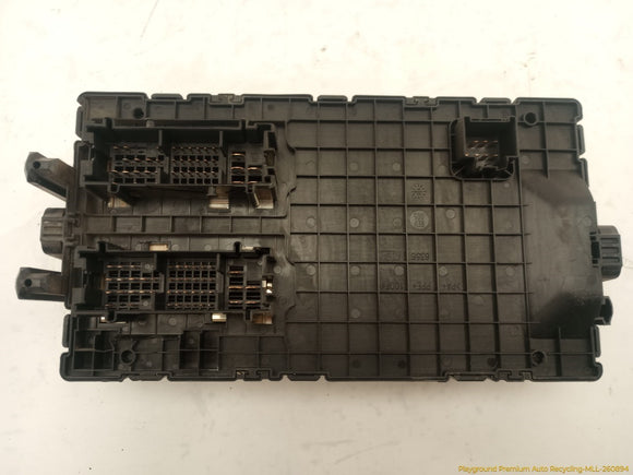 Hummer H3 Engine Fuse Box