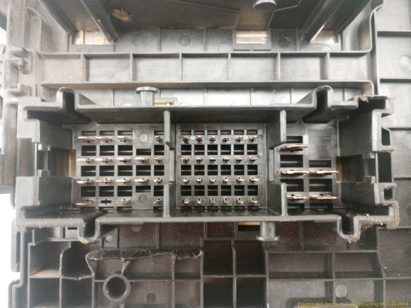 Hummer H3 Engine Fuse Box