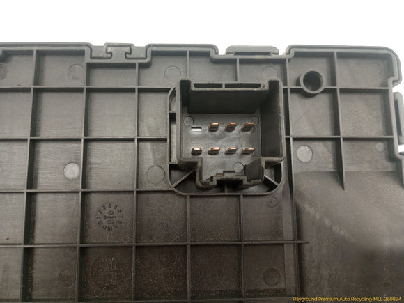 Hummer H3 Engine Fuse Box