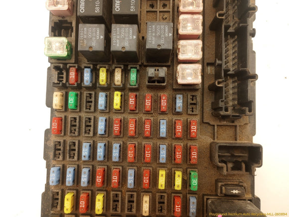 Hummer H3 Engine Fuse Box