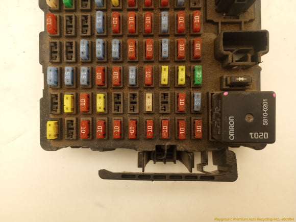 Hummer H3 Engine Fuse Box