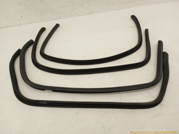 Hummer H3 Set Of Window Seal Weatherstrips