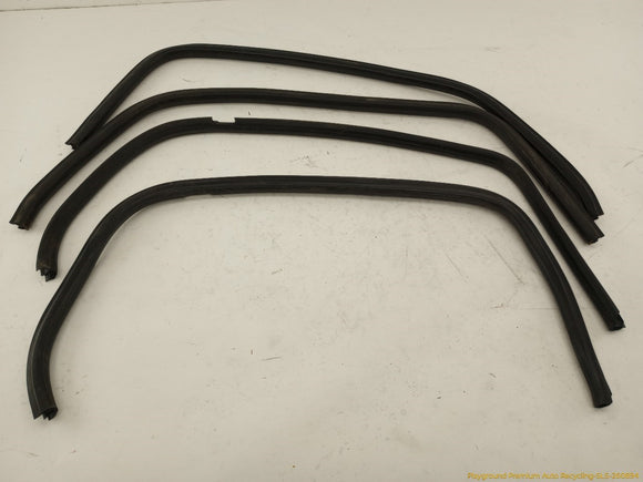 Hummer H3 Set Of Window Seal Weatherstrips