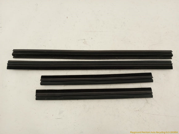 Hummer H3 Set Of Window Seal Weatherstrips