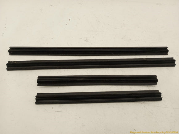 Hummer H3 Set Of Window Seal Weatherstrips