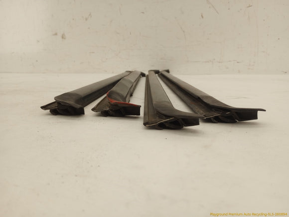 Hummer H3 Set Of Window Seal Weatherstrips