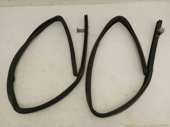 Hummer H3 Set Of Window Seal Weatherstrips