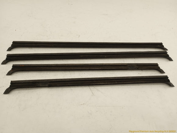 Hummer H3 Set Of Window Seal Weatherstrips