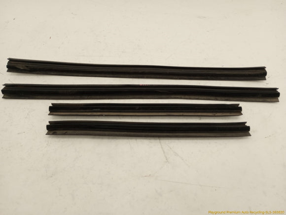 Hummer H3 Set Of Window Seal Weatherstrips