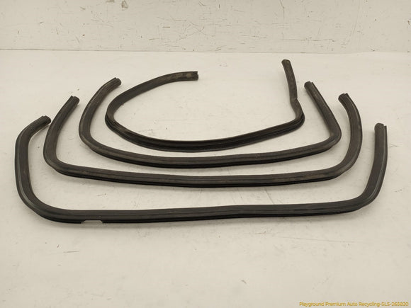 Hummer H3 Set Of Window Seal Weatherstrips
