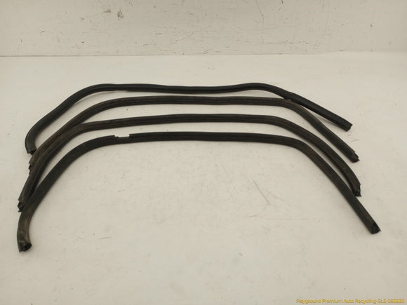 Hummer H3 Set Of Window Seal Weatherstrips