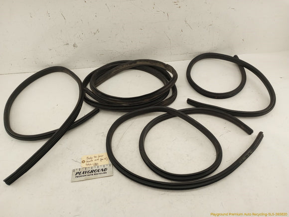 Hummer H3 Body To Door & Tailgate Weatherstrip Seals Set