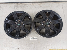 Land Rover Range Rover Pair Of Alloy Wheels 7 Grooved Spoke