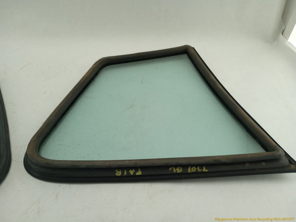Porsche 944 Pair Of Rear Quarter Glass Panels