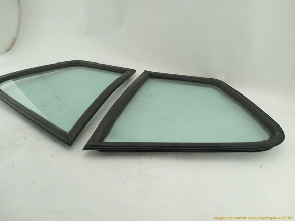 Porsche 944 Pair Of Rear Quarter Glass Panels