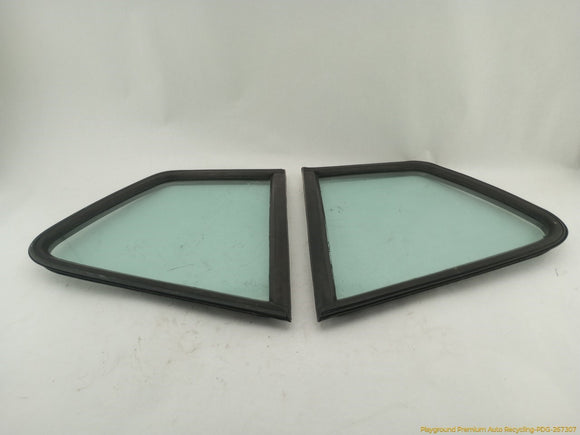 Porsche 944 Pair Of Rear Quarter Glass Panels