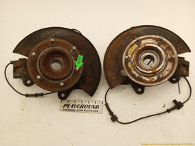 Hummer H3 Pair Of Front Spindle Knuckle Hubs