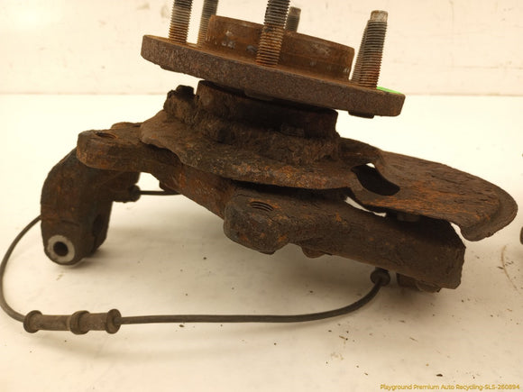 Hummer H3 Pair Of Front Spindle Knuckle Hubs