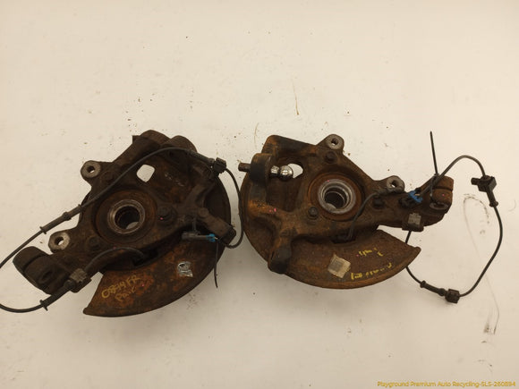 Hummer H3 Pair Of Front Spindle Knuckle Hubs