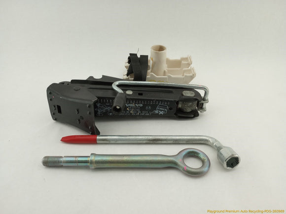 Volvo XC70 Vehicle Jack And Tools Set
