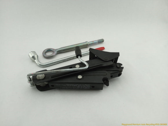 Volvo XC70 Vehicle Jack And Tools Set