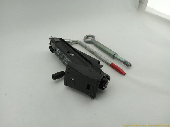 Volvo XC70 Vehicle Jack And Tools Set