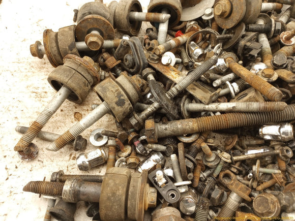 Hummer H3 Dismantling Hardware Fasteners Bolts & Nuts
